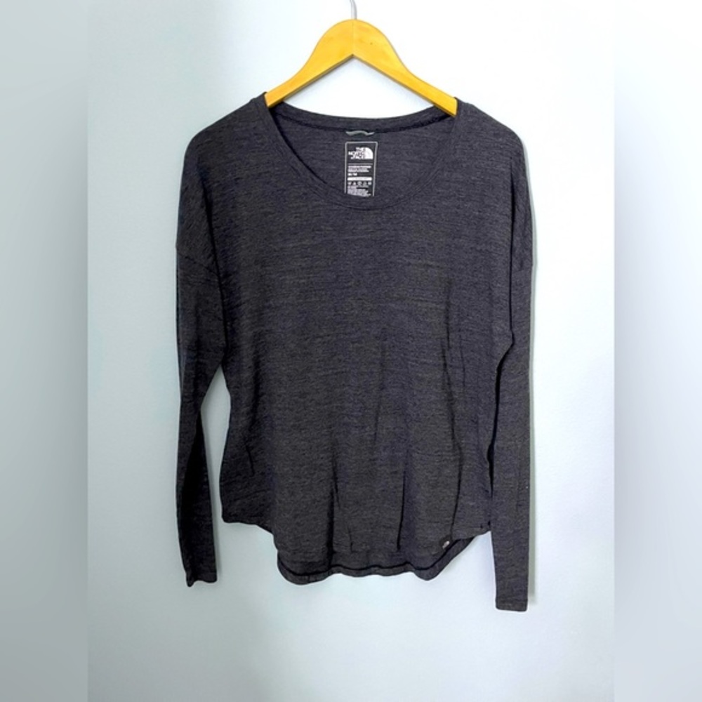Women’s North Face Long‎ Sleeve Shirt - Size Medium